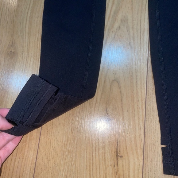 ALO Yoga ‘Coast’ Leggings - XS Black - Picture 7 of 15